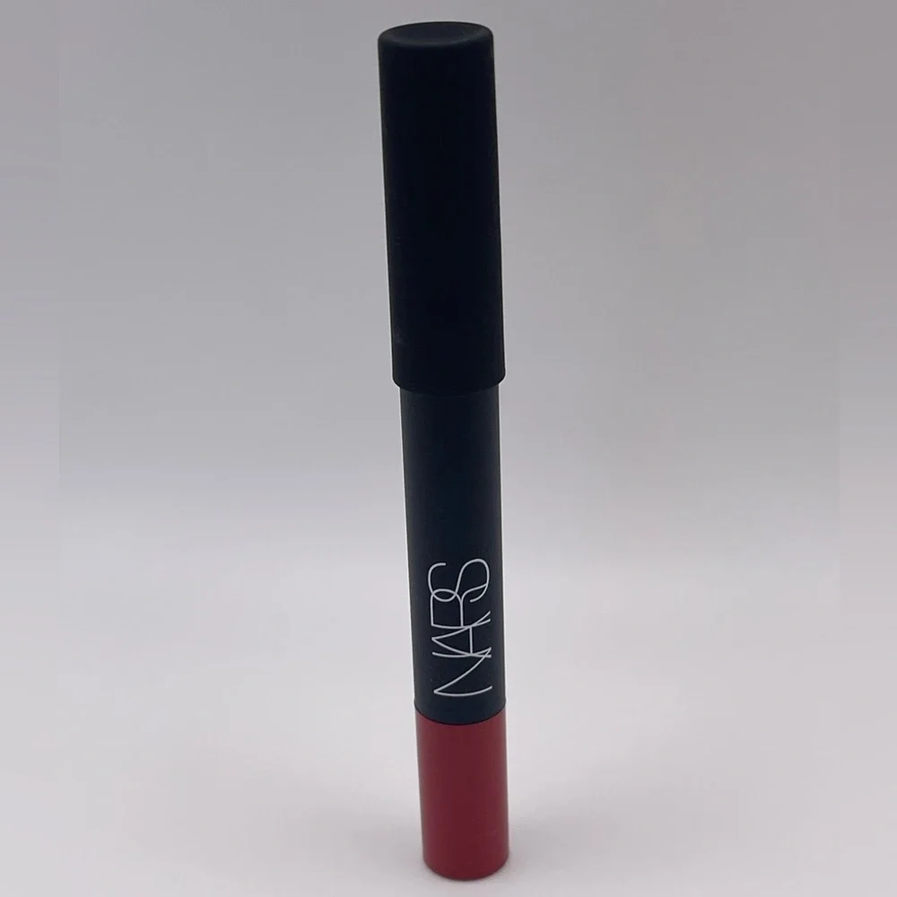 NARS Velvet Matte Lip Pencil in Lesbos